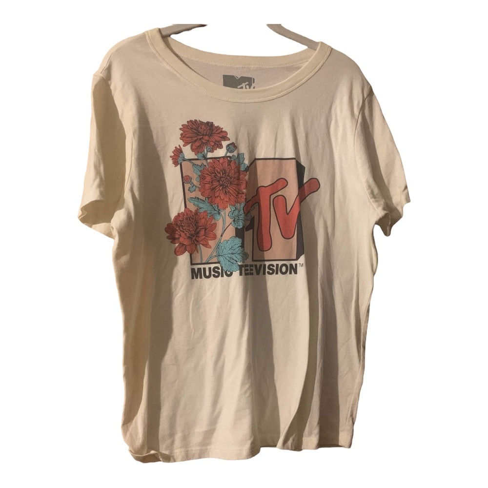 Music Television MTV Women's Ivory Short Sleeve Tee with Red Mums Motif Size L